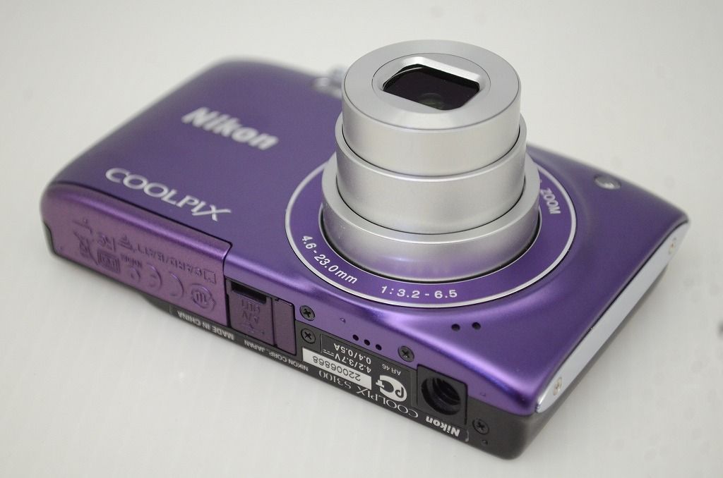 コンパクトデジタルカメラ