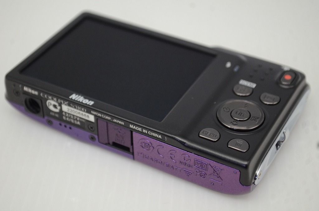 コンパクトデジタルカメラ