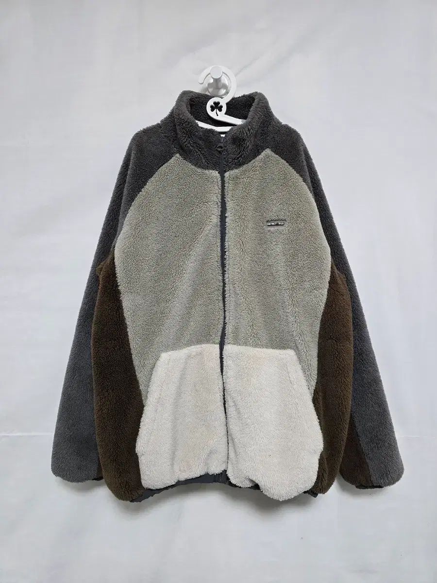 2226様感謝‼️JAPAN輪島螺鈿蒔絵『菊づくし』四段重箱二枚蓋1客➕在銘