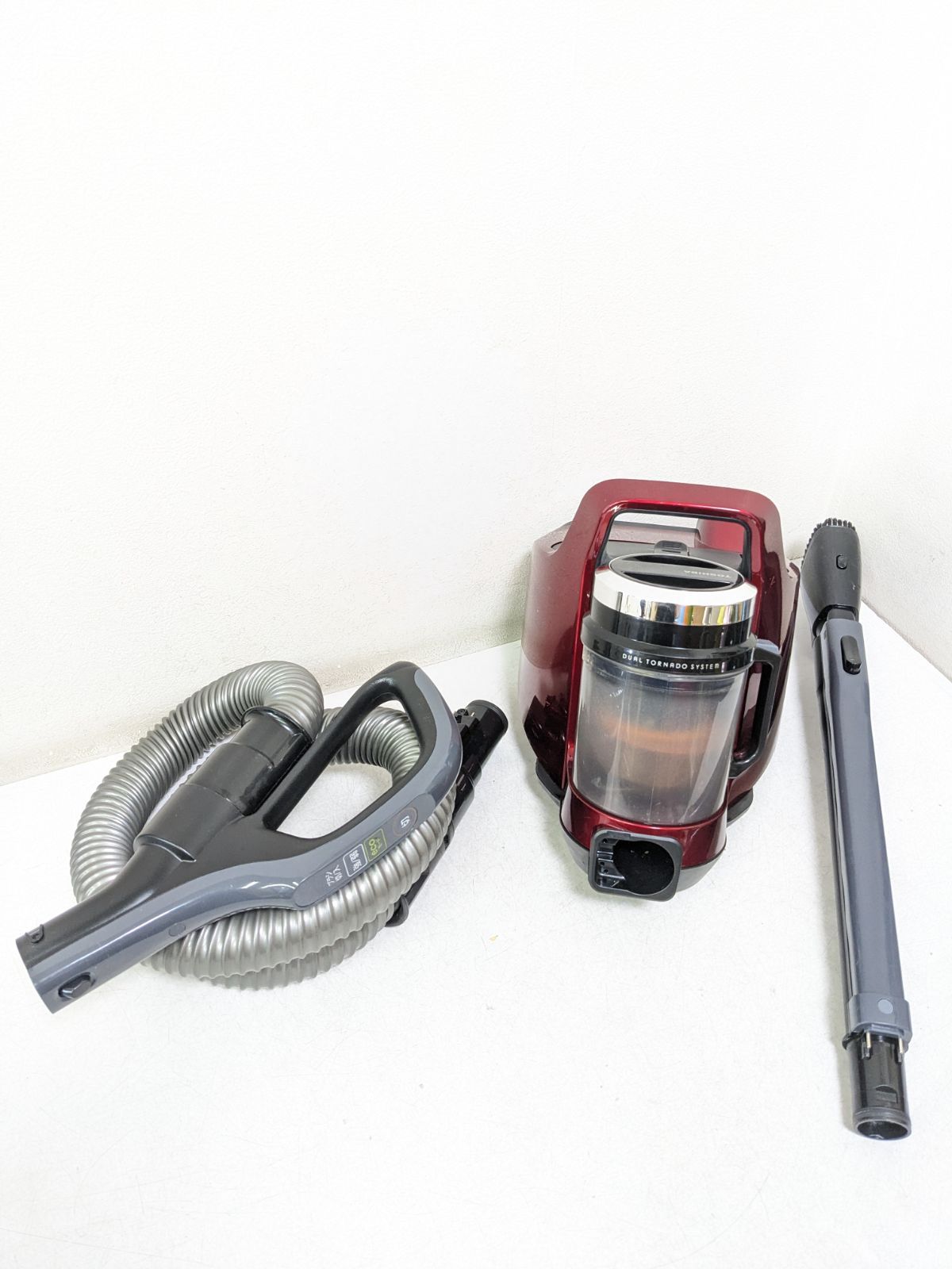 TOSHIBA VC-CF30-R サイクロン式掃除機 2021年製 ヘッド無し - メルカリ