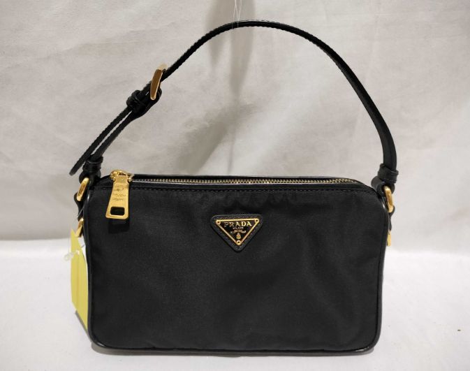 プラダ ナイロン ショルダー ポーチ