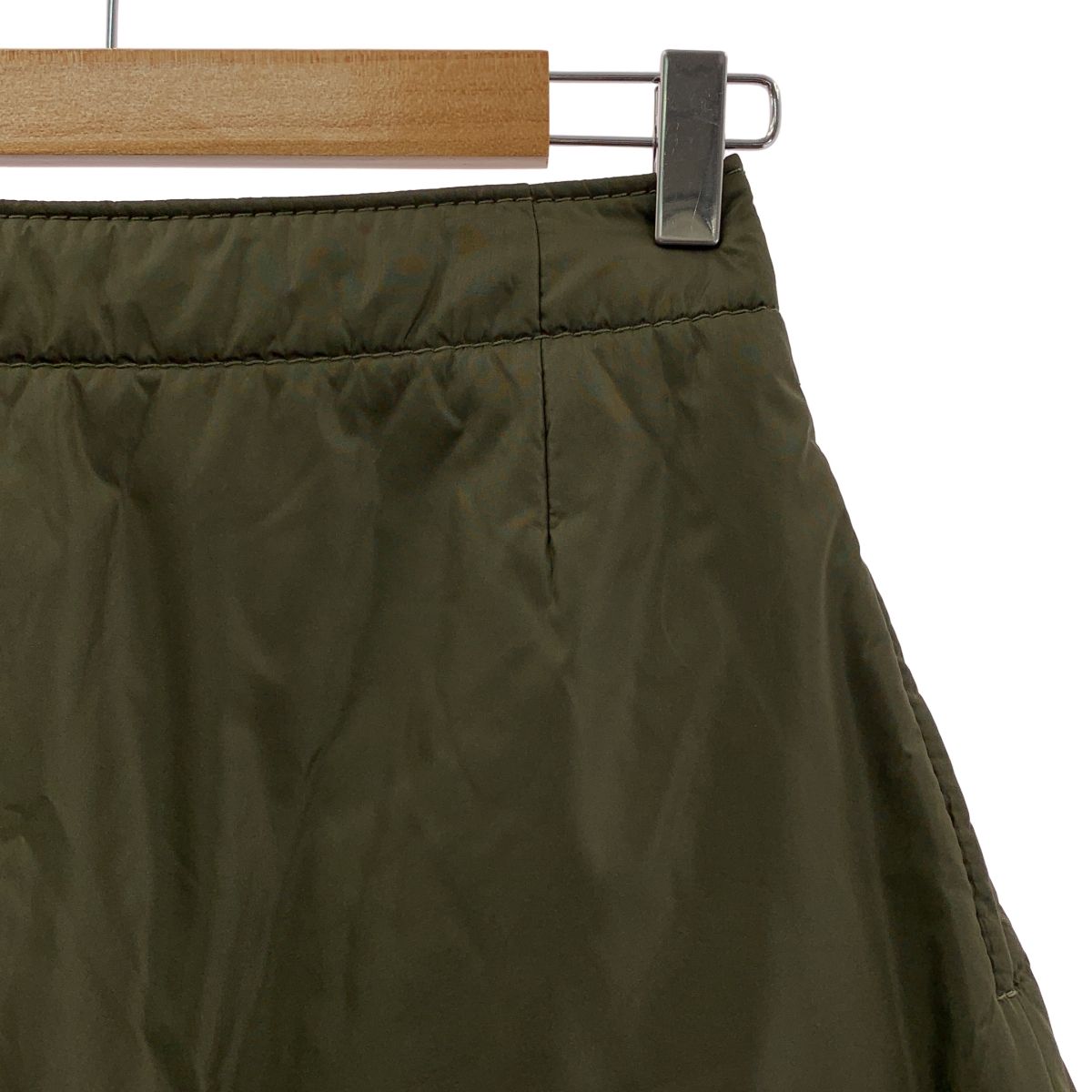 ebagos エバゴス ナイロン 中綿 サイドジップ タック スカート M カーキ レディース