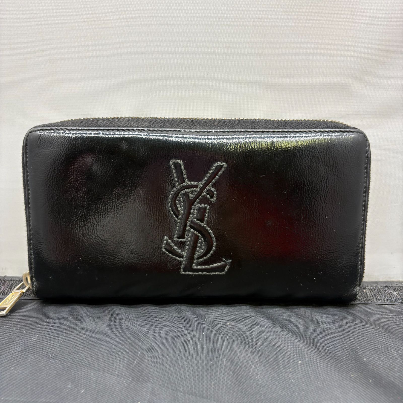 イヴサンローラン ラウンドファスナー長財布 黒