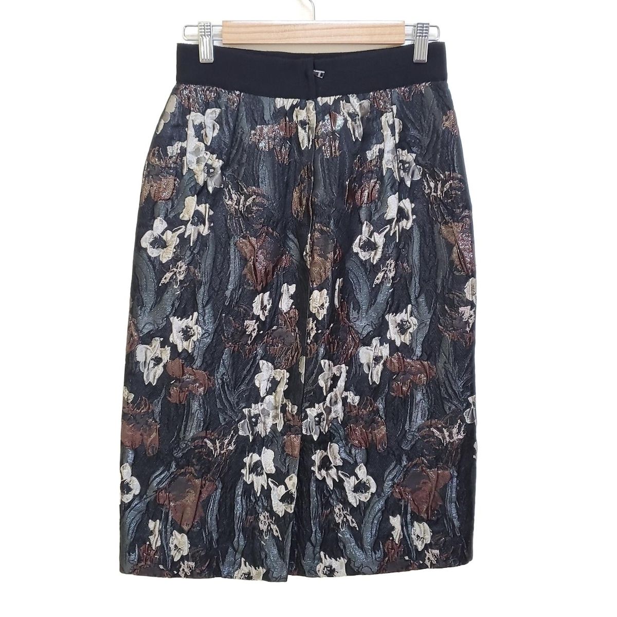 Dolce & Gabbana 花柄スカート Calf-length stretch pencil skirt with gardenia print in Print for