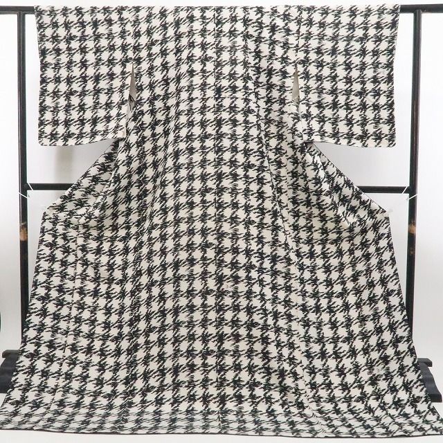 ❁tomihisa❁新品 千鳥格子 モノトーン 着物 正絹 仕付け糸付”千鳥格子