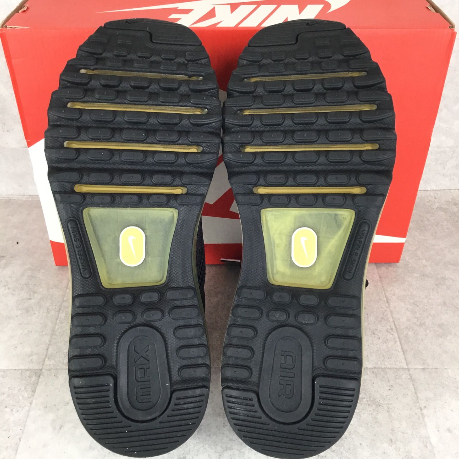 国内正規品 新品未使用 NIKEナイキエアマックス2013 HQ1927-001 - メルカリ