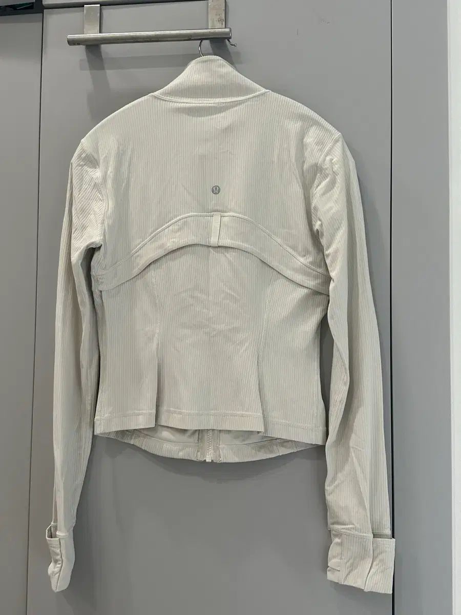 ルルレモン クロップド ディファイン ジャケット リブド Nulu 8