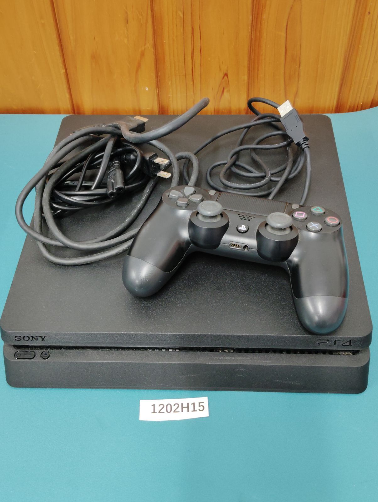 1202 H 15 SONY PlayStation 4 PS 2100 A 起動 済み 本体のみ
