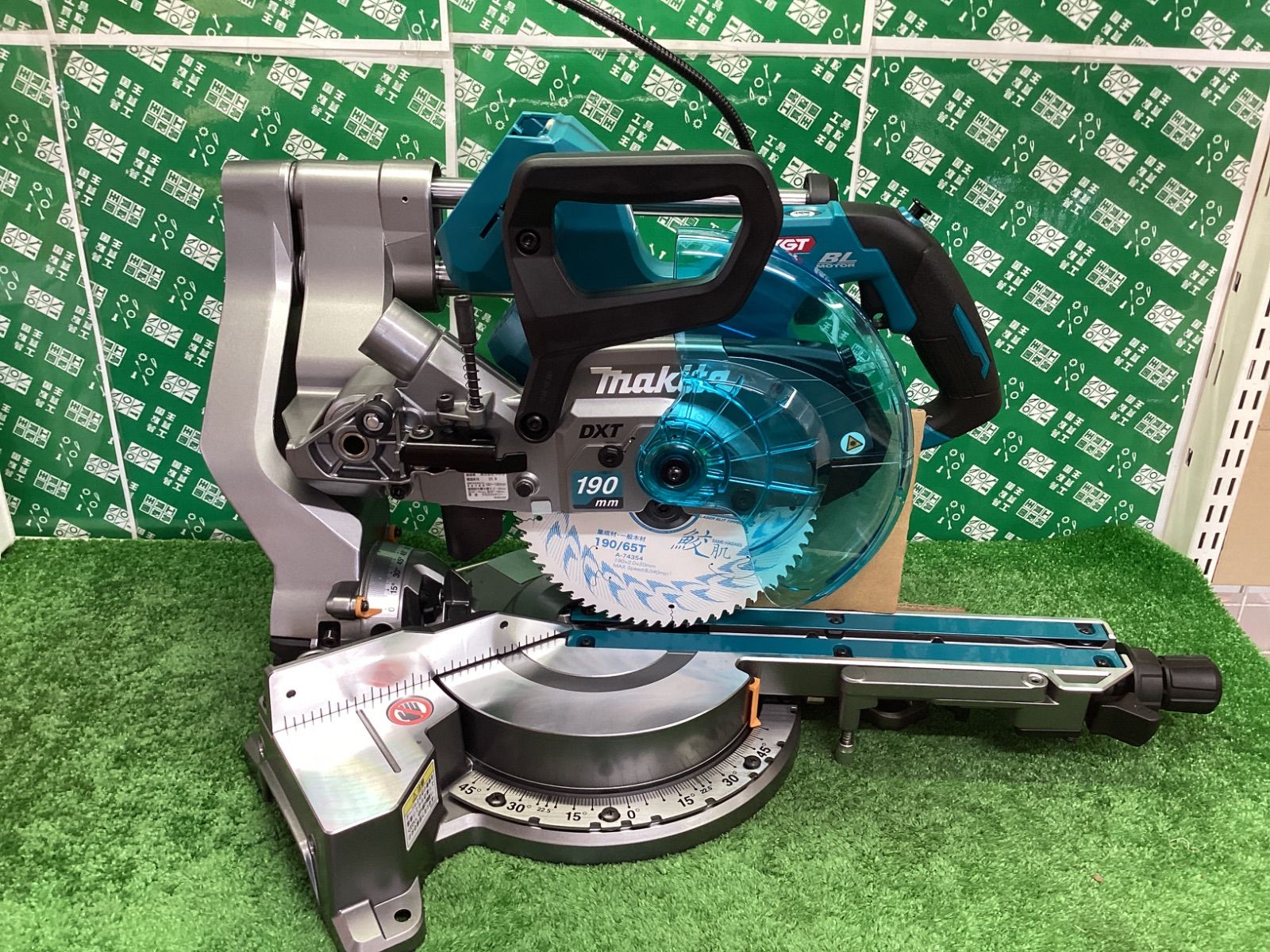 makita マキタ 190ｍｍ 40 v充電式スライドマルノコ 本体のみ LS 008 GZ |