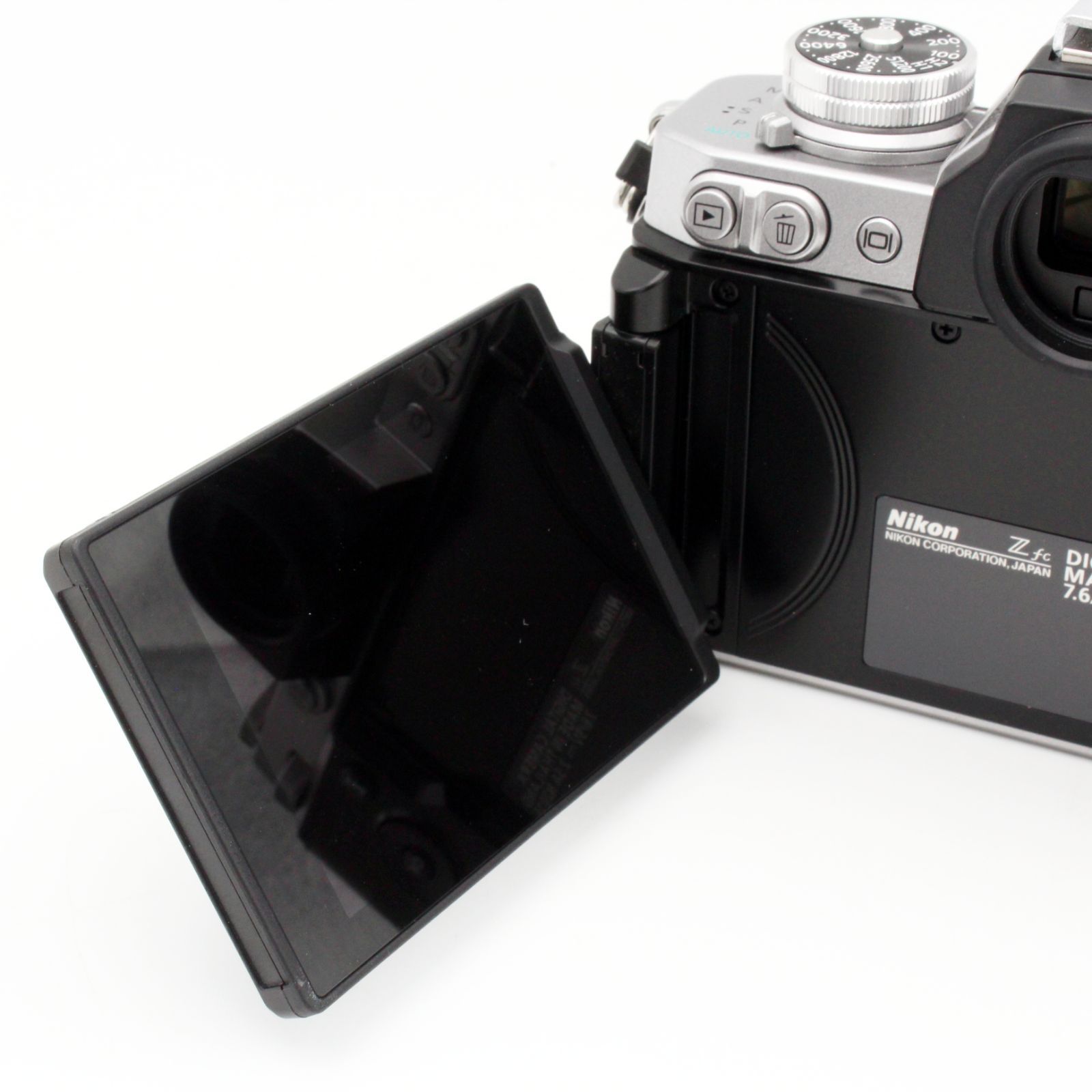 わずかシャッター数558枚【新品級】Nikon Z fc レンズキット NIKKOR Z