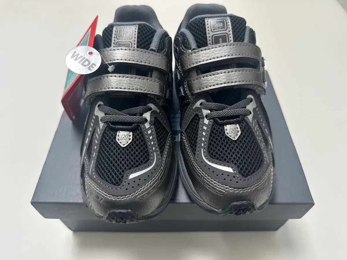 ニュー ンス 1906 R キッズ スニーカー ブラック