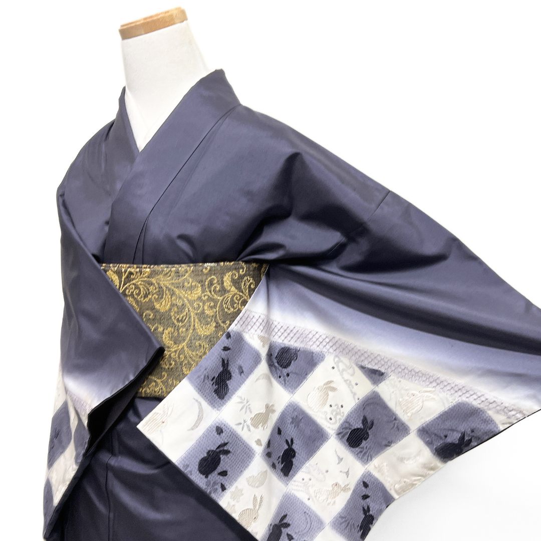 付け下げ 染め大島紬 スワトウ刺繍 兎 市松 三日月 着物 122 b d ms