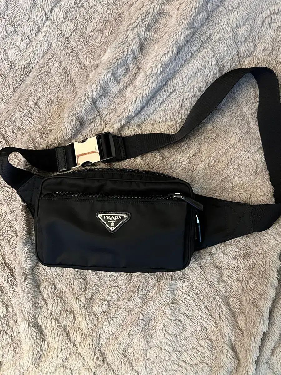 プラダ ヒップバッグ ベルトバッグ クロスバッグ 2 vl 977
