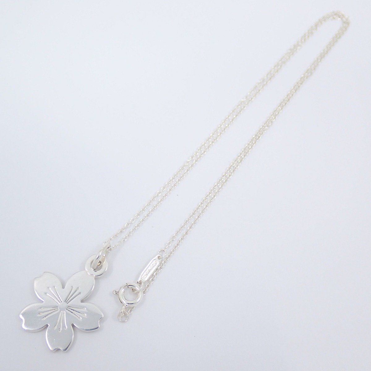 美品 Tiffany&Co. ティファニー GOWOMEN 2015 ネックレス ティファニー TIFFANY&Co. GO WOMEN 2015 ネックレス 桜モチーフ 約4.3