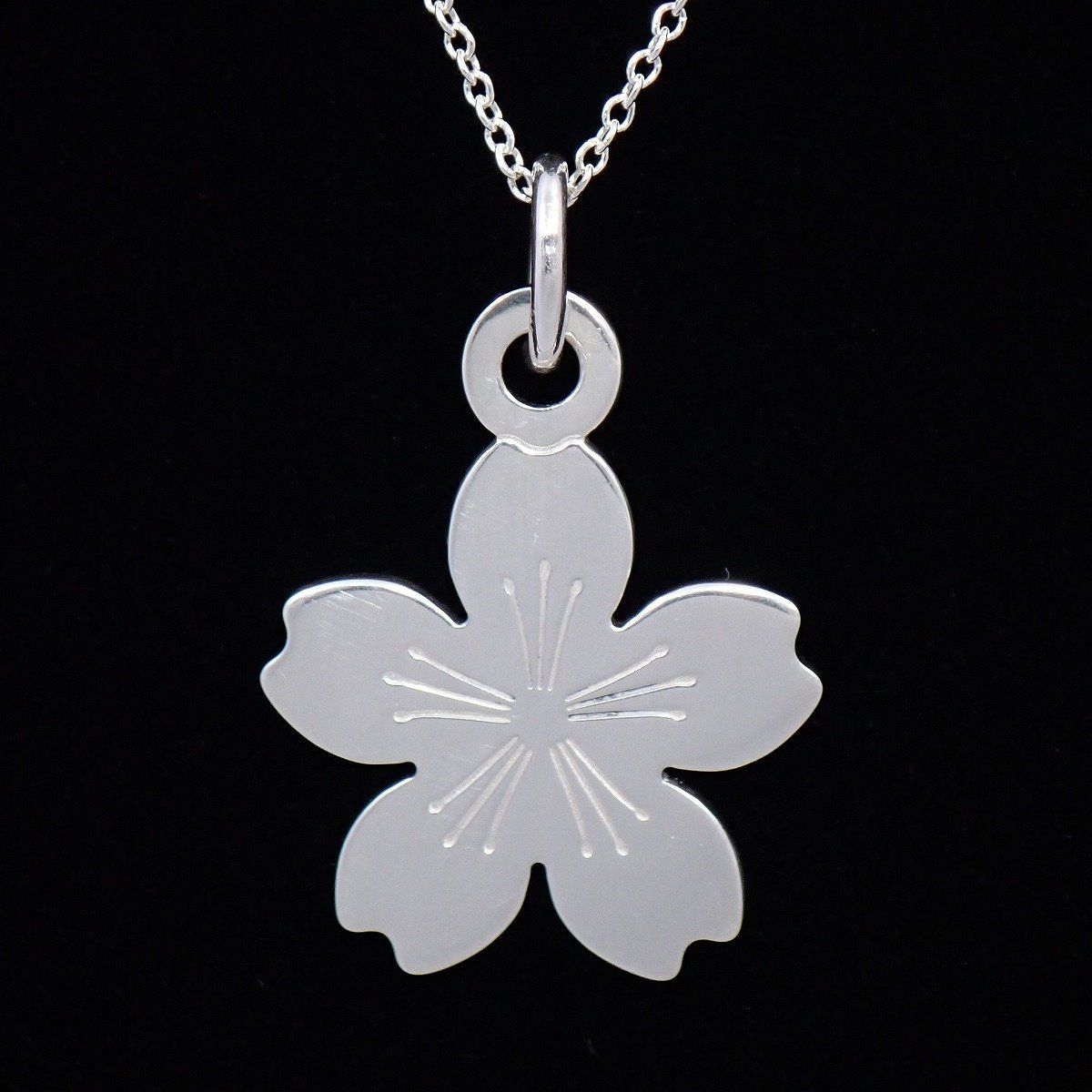 美品 Tiffany&Co. ティファニー GOWOMEN 2015 ネックレス ティファニー TIFFANY&Co. GO WOMEN 2015 ネックレス 桜モチーフ 約4.3