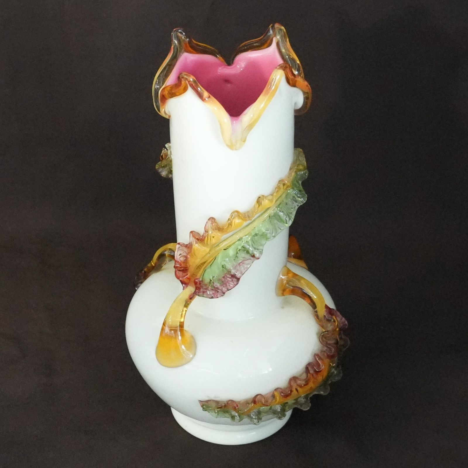 IM アンティーク スティーブンス＆ウィリアムズ 1940年代 イギリス ウランガラス 花瓶 高さ約31㎝ 貼付けガラス アップリケ 葉 リーフ Stevens Williams