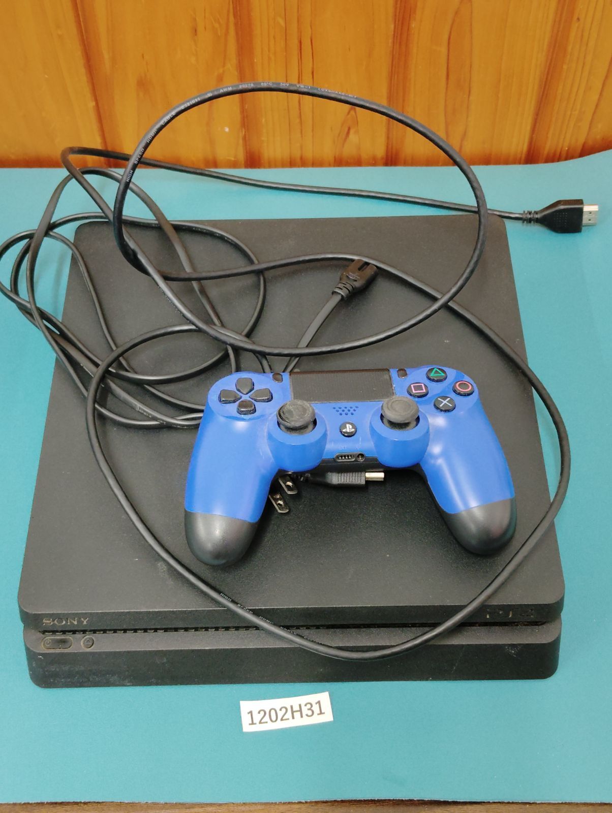 1202 H 31 SONY PlayStation 4 PS 2200 A 起動 済み 本体のみ