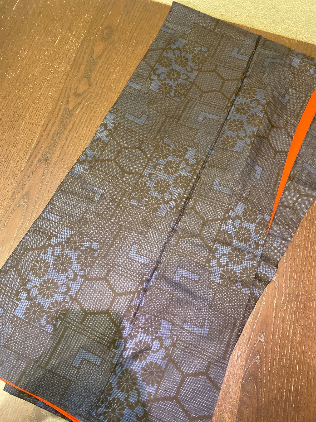 まとめ売り】正絹大島紬7枚 リメイク素材 ハンドメイド向け - メルカリ