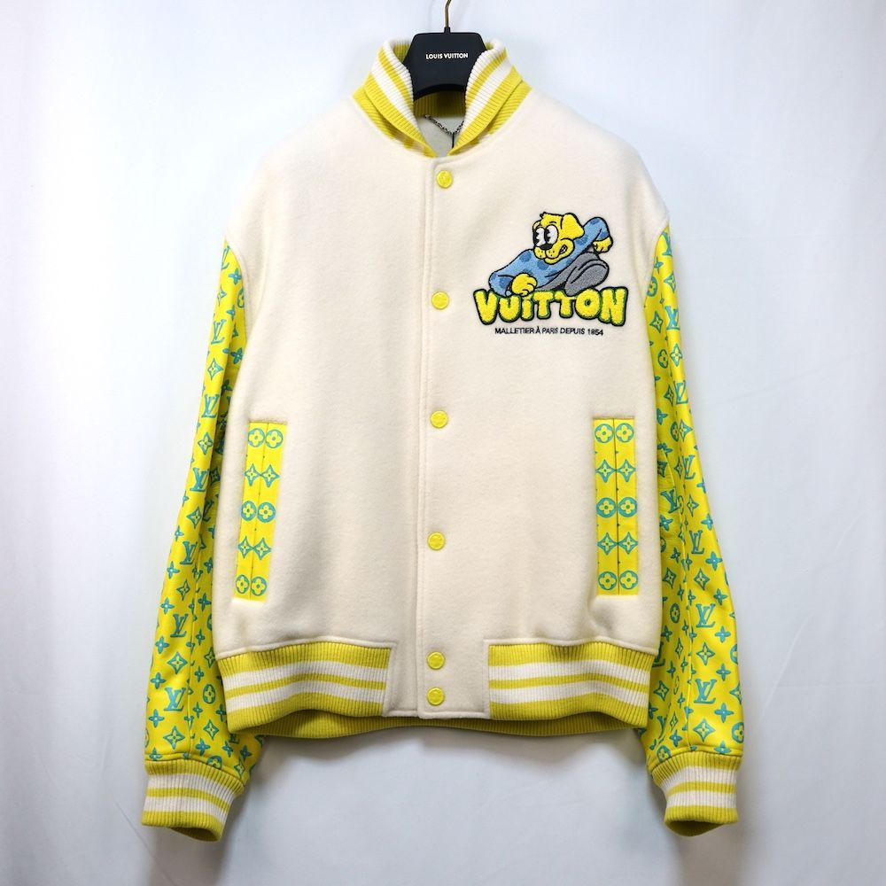 ルイ・ヴィトン LOUIS VUITTON モノグラム プレイグラウンド バーシティ ブルゾン 衣料品 アウター ウール メンズ ホワイト系 / イエロー系 / ブルー系 【中古】 23SS LOUIS VUITTON ルイヴィトン メンズ モノグラム プレイグラウンド