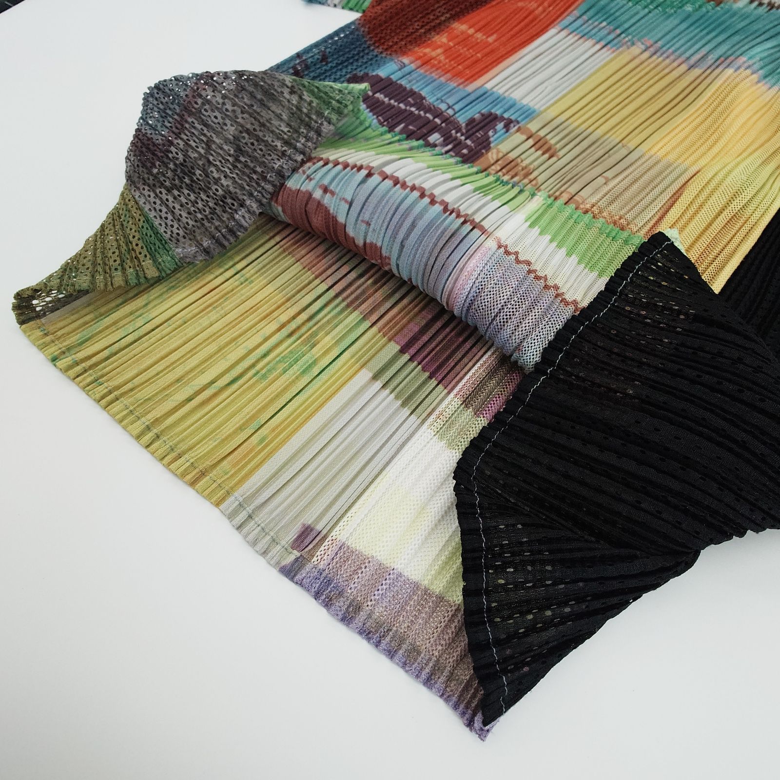 PLEATS PLEASE プリーツプリーズ イッセイミヤケ アートプリント