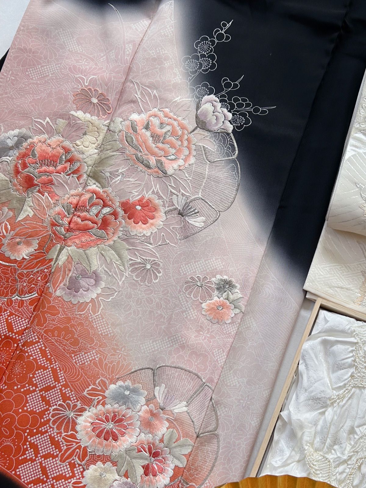 正絹豪華刺繍五つ紋黒留袖 西陣織袋帯付きフルセットお探しの方にも