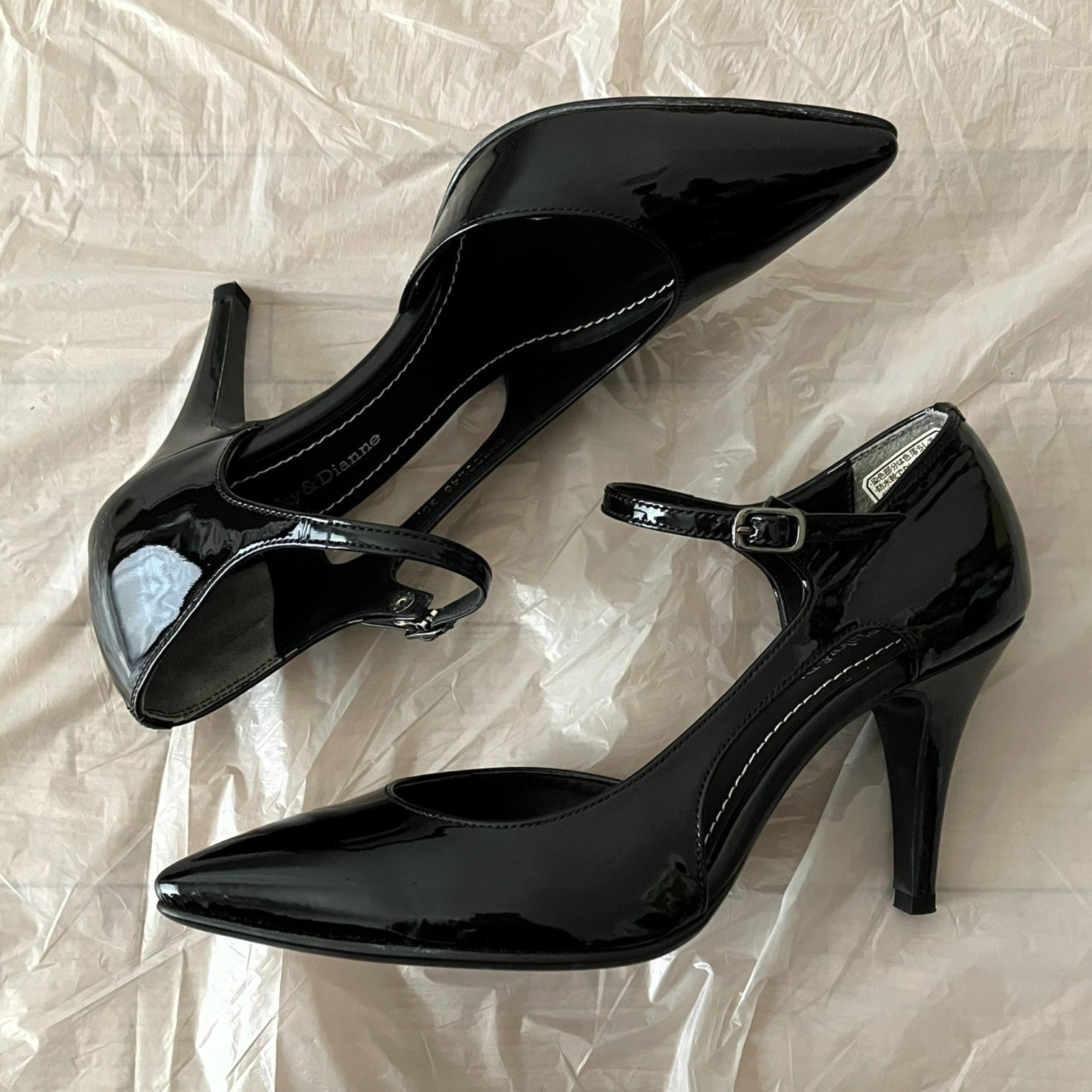 エナメルレザー