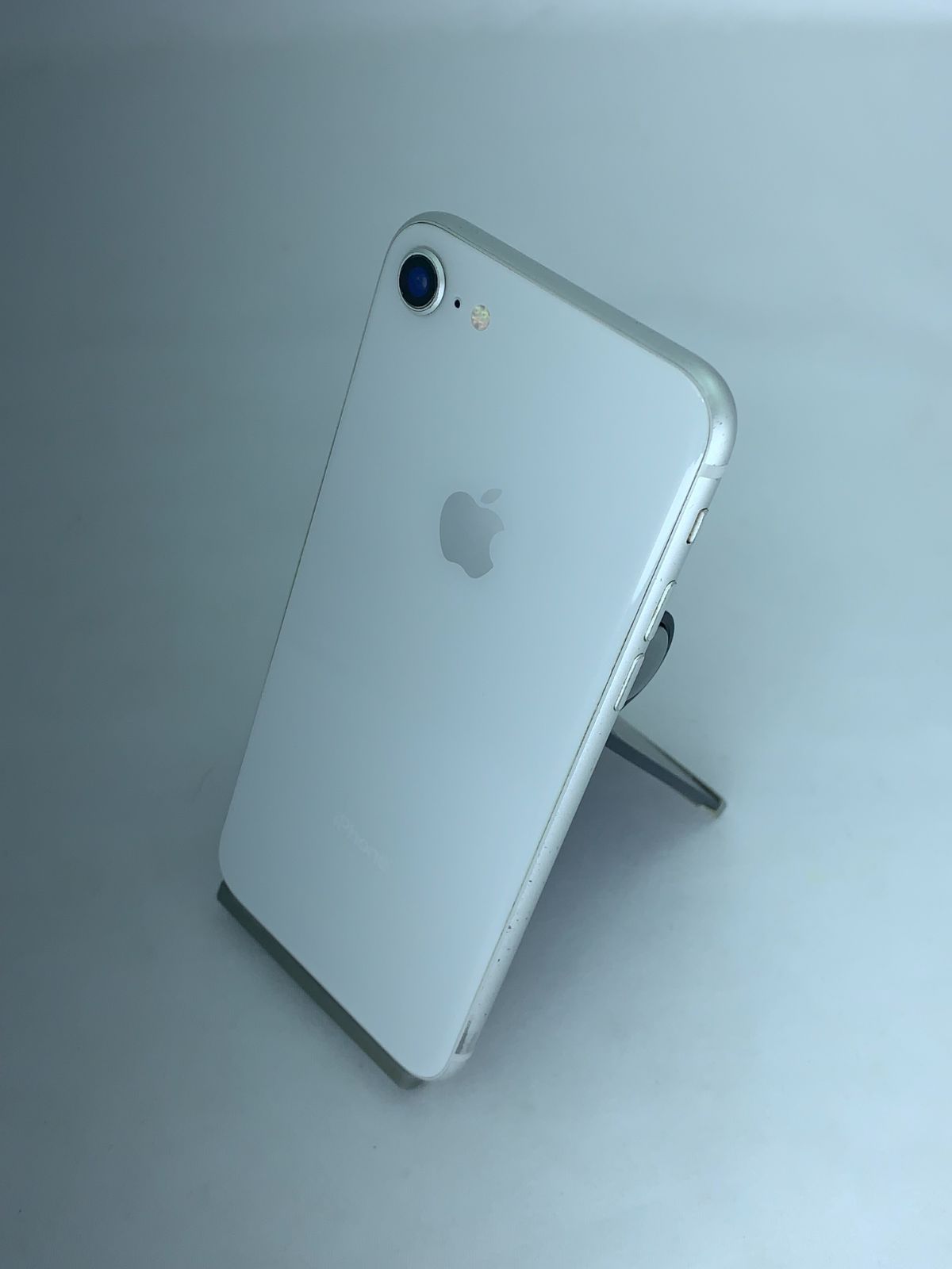画面キズ有・バッテリー劣化・フレームキズ有】iPhone 8 64GB シルバー