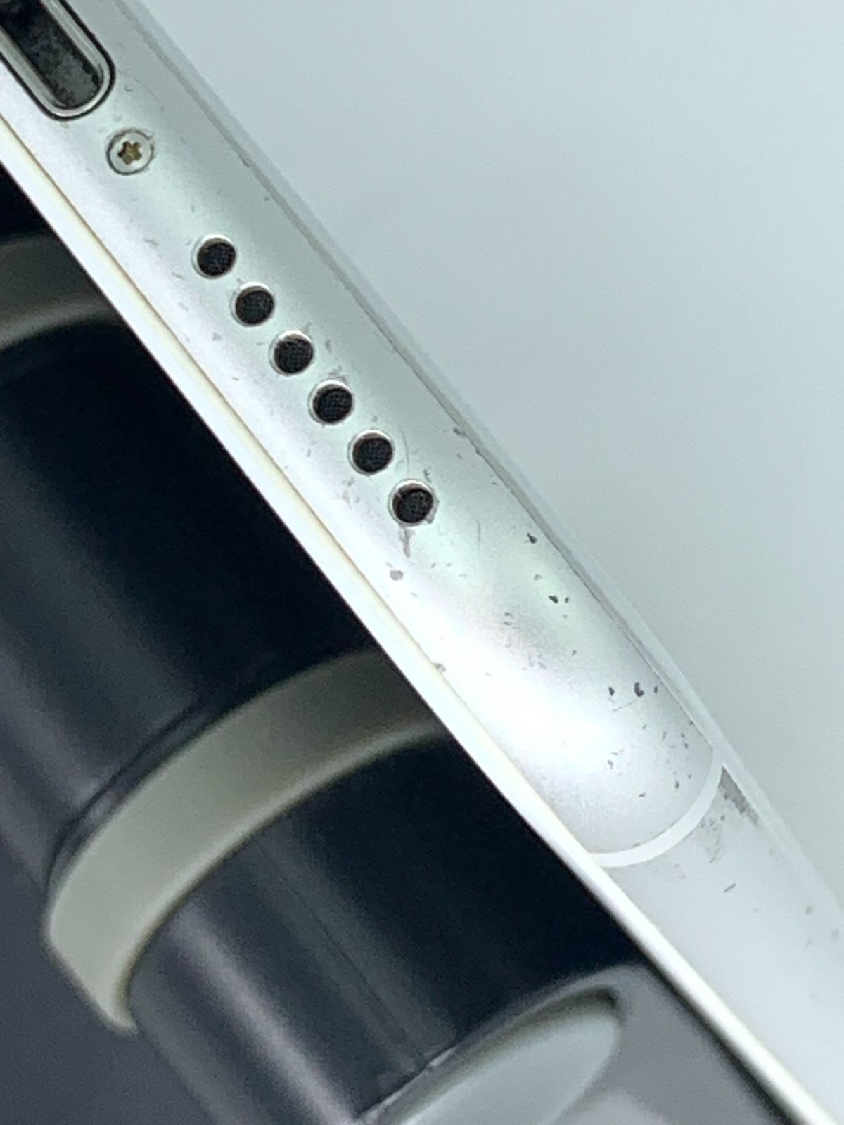 画面キズ有・バッテリー劣化・フレームキズ有】iPhone 8 64GB シルバー