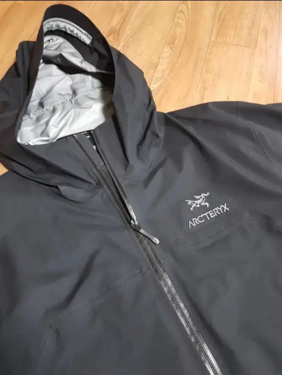 ARC TERYX ベータ ジャケット XL 2025年型
