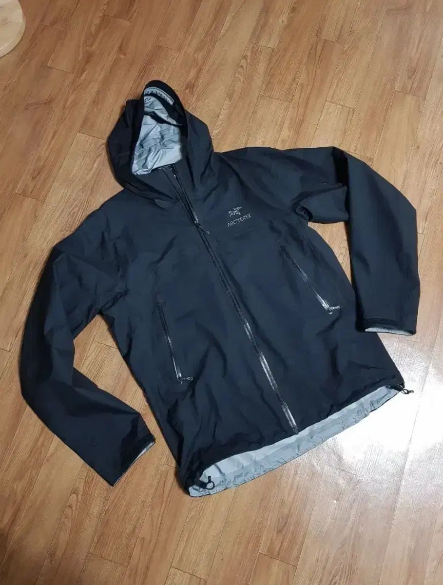 ARC TERYX ベータ ジャケット XL 2025年型