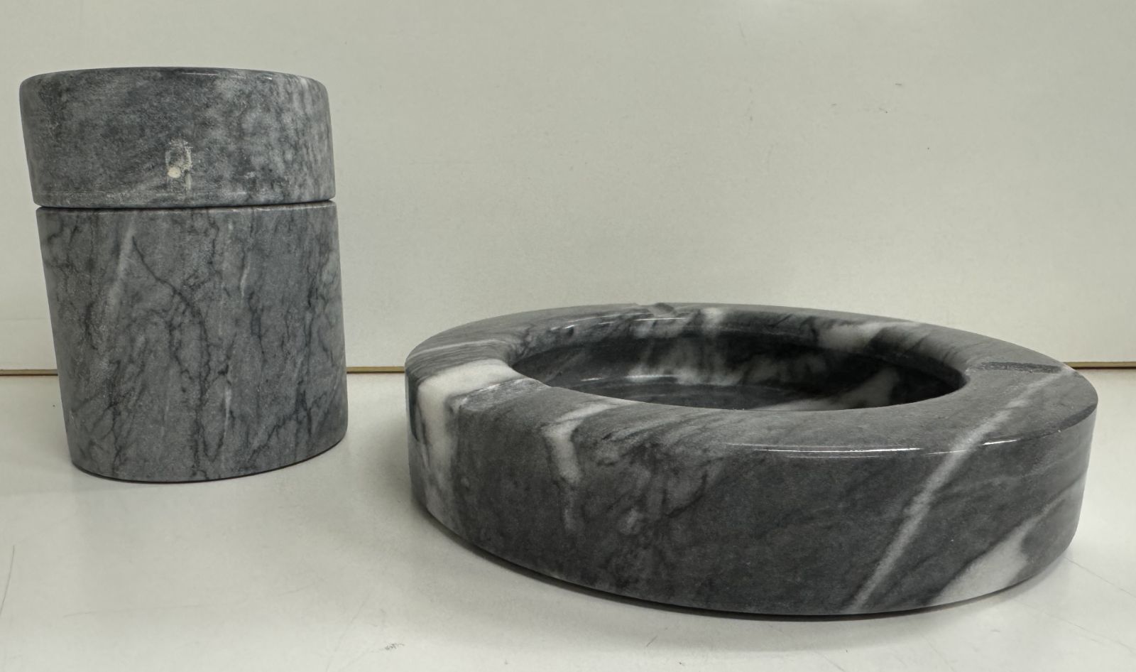 レトロ】大理石喫煙具 灰皿＆煙草入れ - メルカリ