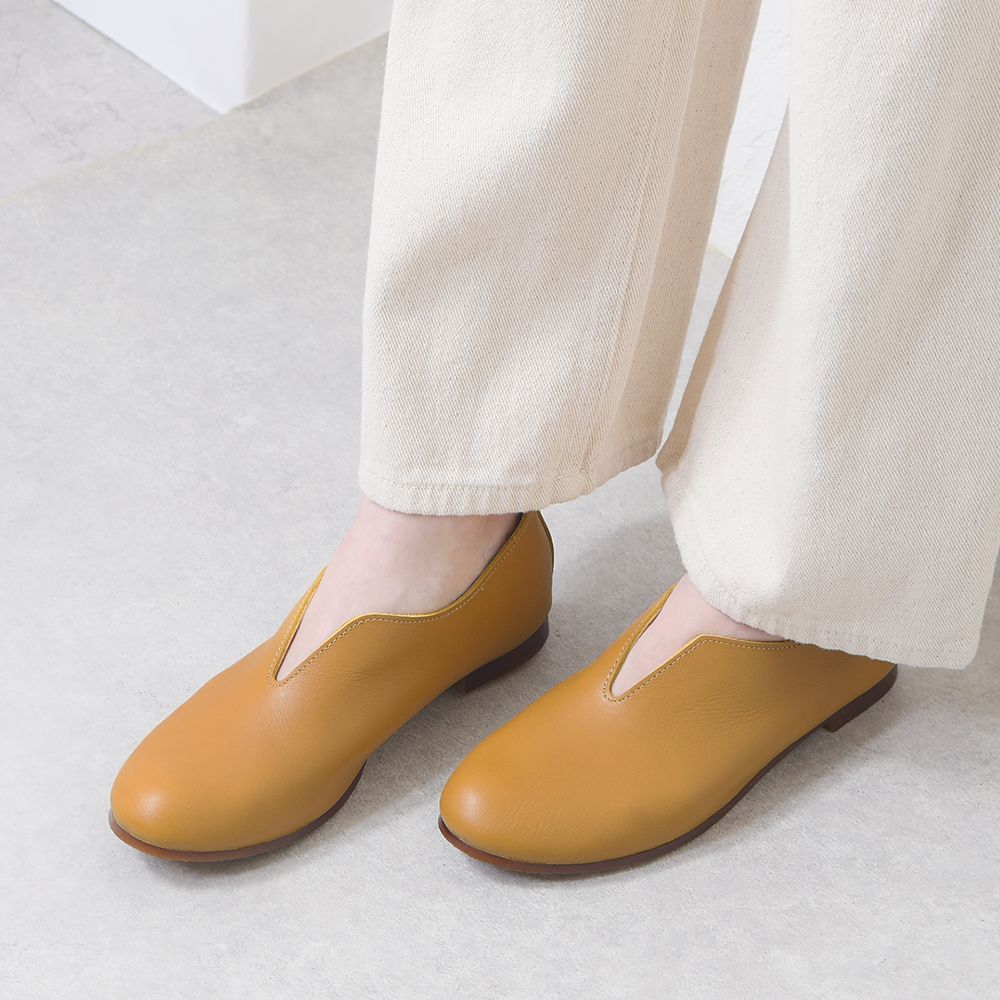 イエロー パンプス フラットシューズ ローヒール ぺたんこ フラット Vカット ラウンドトゥ 痛くない 柔らかい 長時間 疲れない 歩きやすい 走れる おしゃれ かわいい 靴 日本製 大きいサイズ 25 cm 25.5 軽量 立ち仕事 本革 レザー