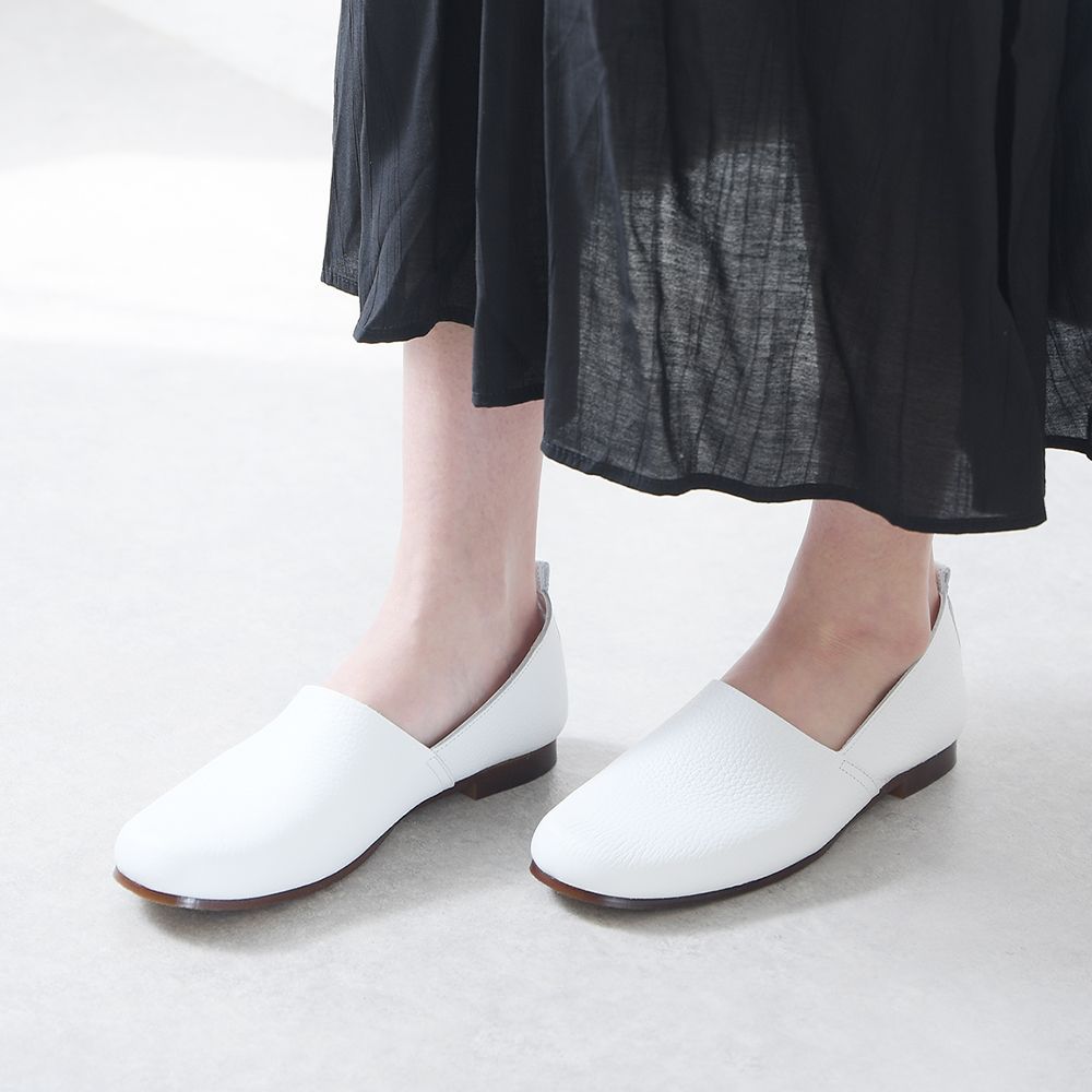 ホワイト パンプス 本革 フラットシューズ ローヒール ぺたんこ ラウンドトゥ スクエアトゥ 痛くない 柔らかい 長時間 疲れない 歩きやすい 走れる おしゃれ 靴 大きいサイズ 軽量 黒 仕事用 通勤 立ち仕事 冠婚葬祭 フォーマル