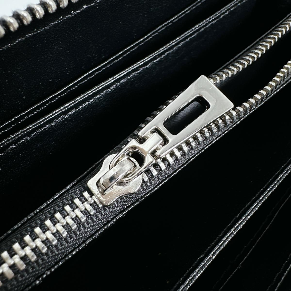 カイマン ラウンドファスナー 長財布 長財布 CAIMAN ブラック - メルカリ