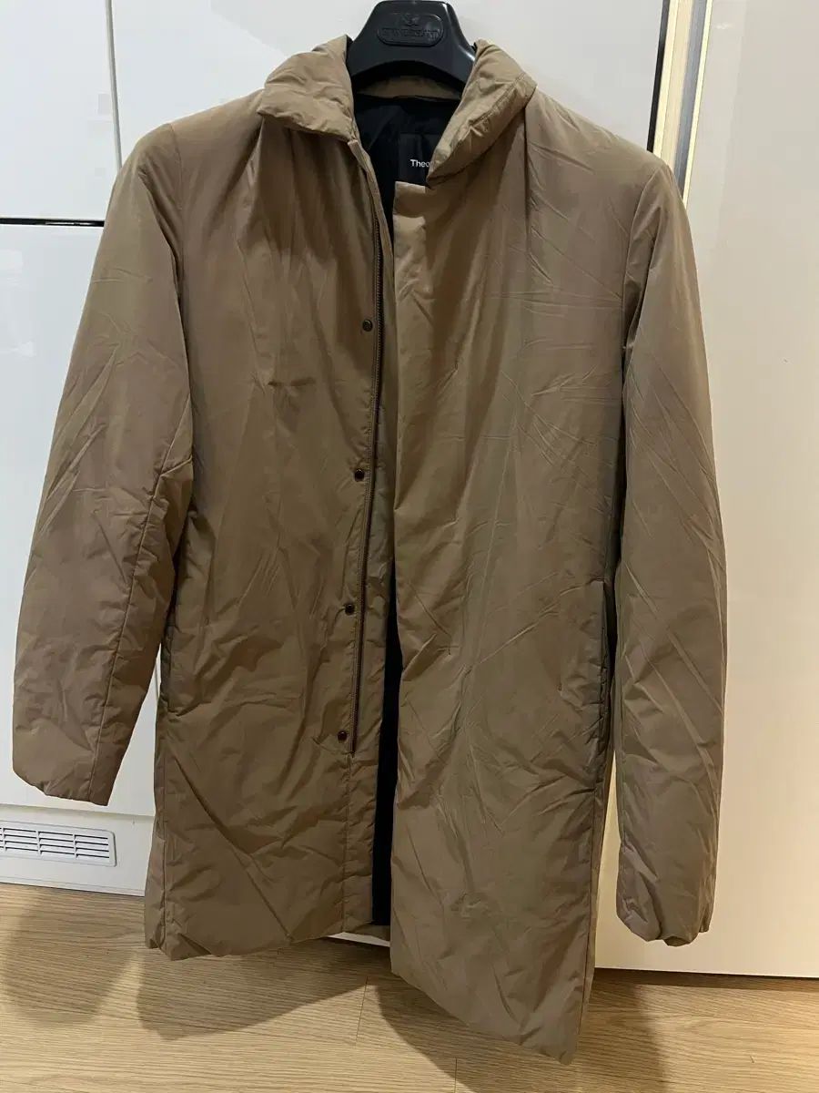 セオリー 100 ベージュダウンコート