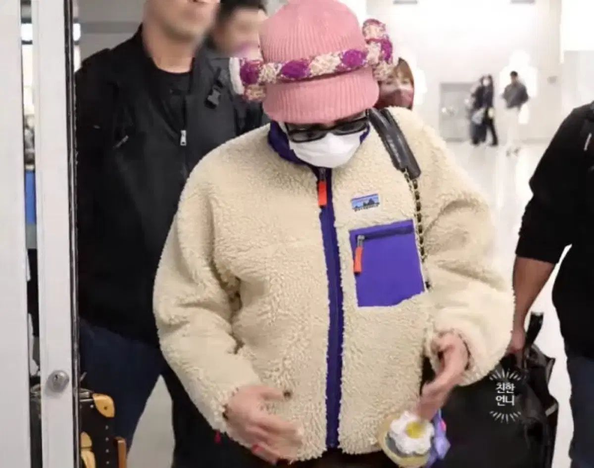 パタゴニア レトロ-X DARK NATURAL 4 T