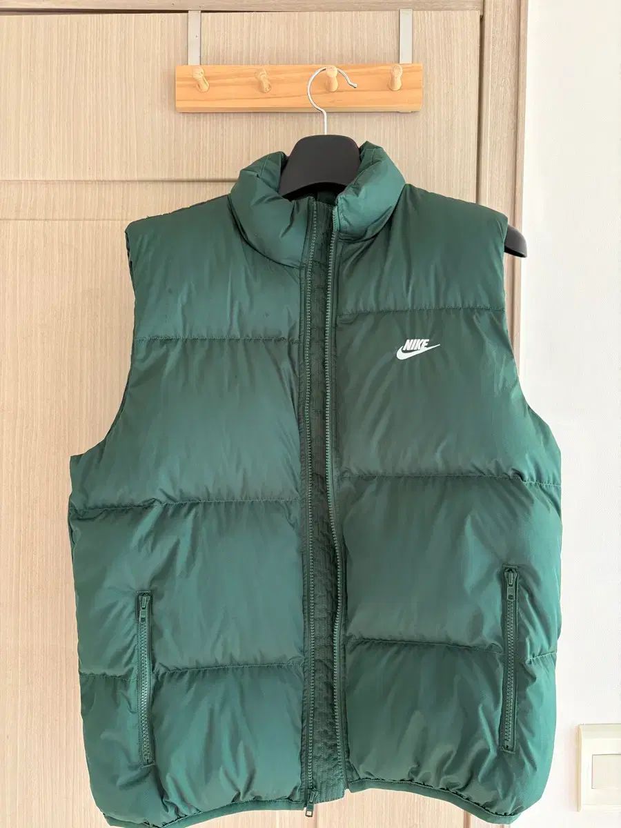 ナイキ サーマフィット ダウンベスト