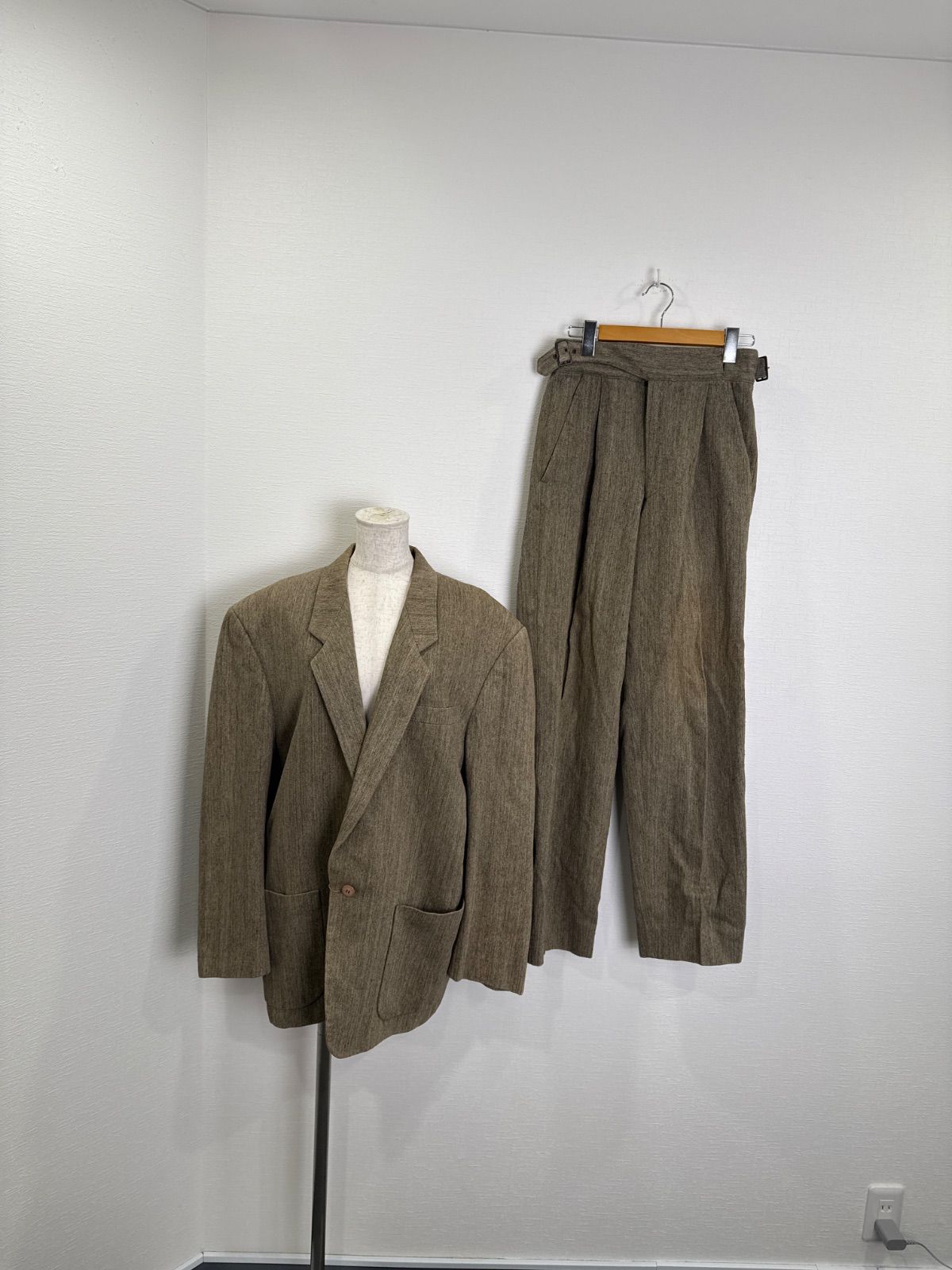 R 00473 ISSEY MIYAKE イッセイミヤケ スーツ セットアップ 上下セット ブラウン