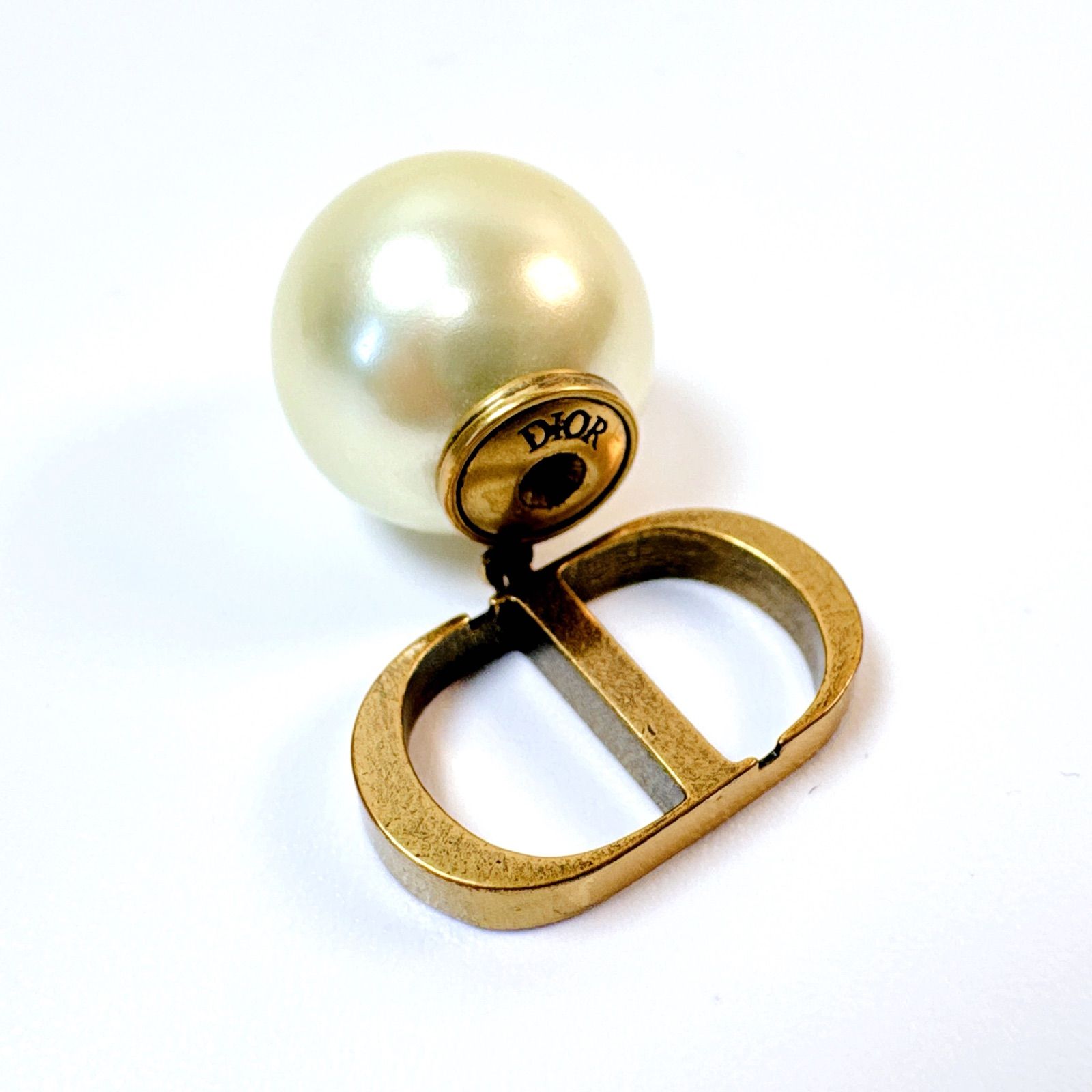Christian Dior ディオール パール CD チャーム 上品 ブランド ゴールド×パール エレガントデザイン バッグチャームにも最適