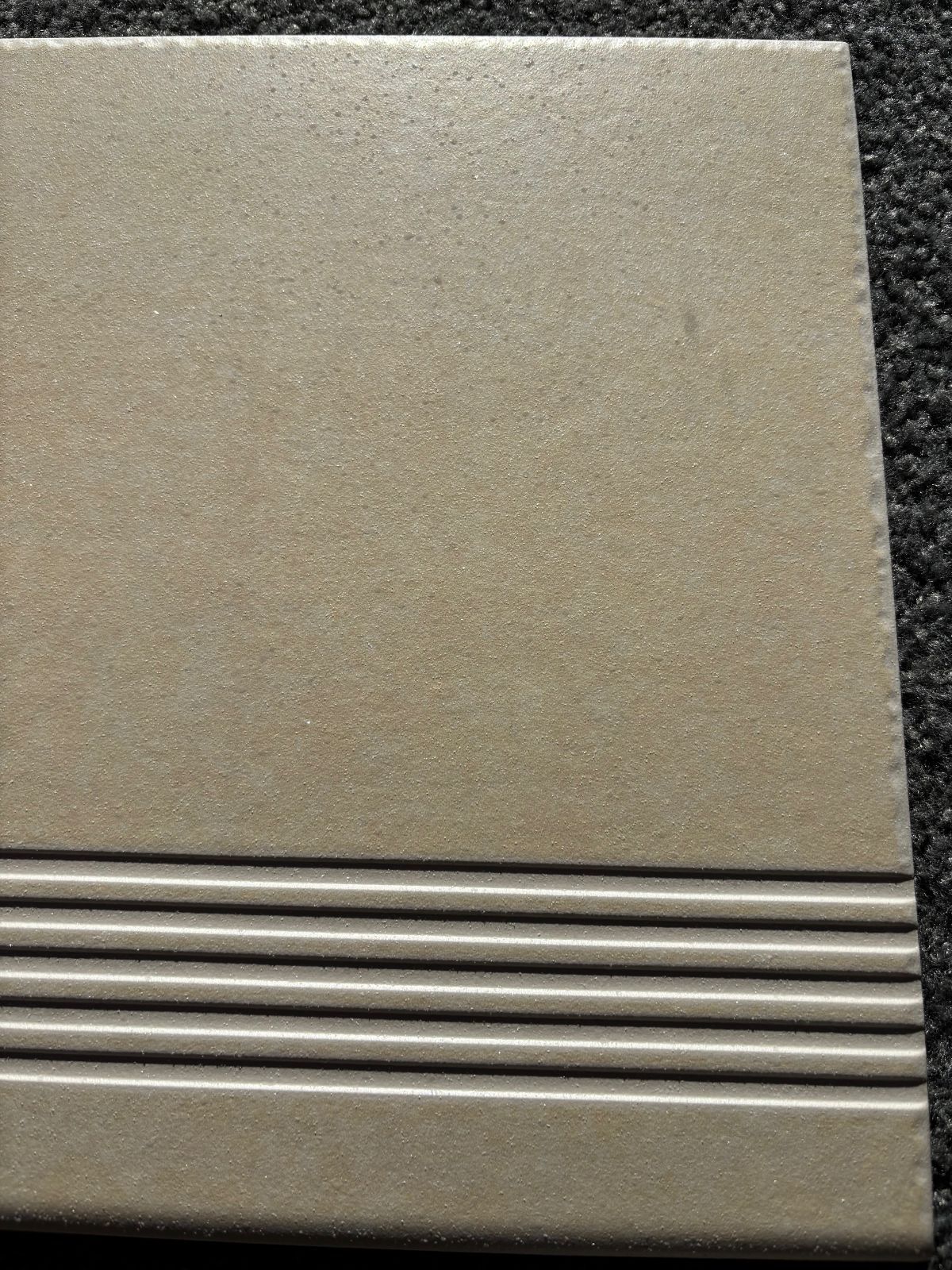 マディソン階段タイルMD-301 M|83アイコットリョーワ300角階段