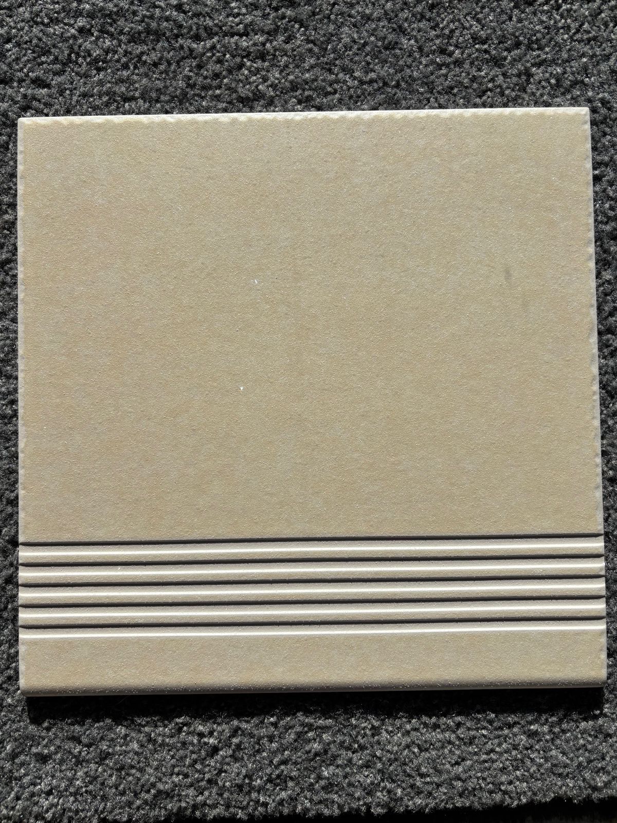 マディソン階段タイルMD-301 M|83アイコットリョーワ300角階段 入りセット