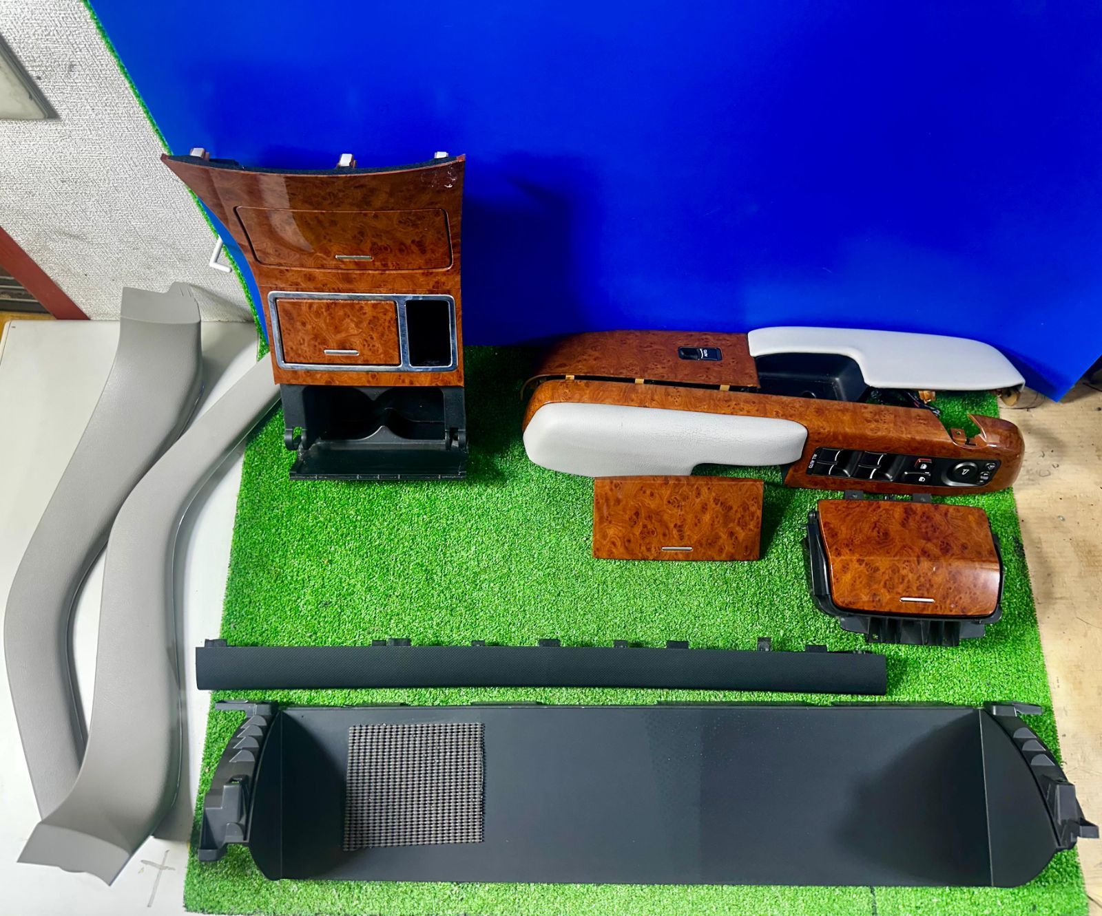 ミントさんおまとめ ZT-1144] 純正ホンダ エリシオン RR1 ダッシュパネル + ドアパネル +