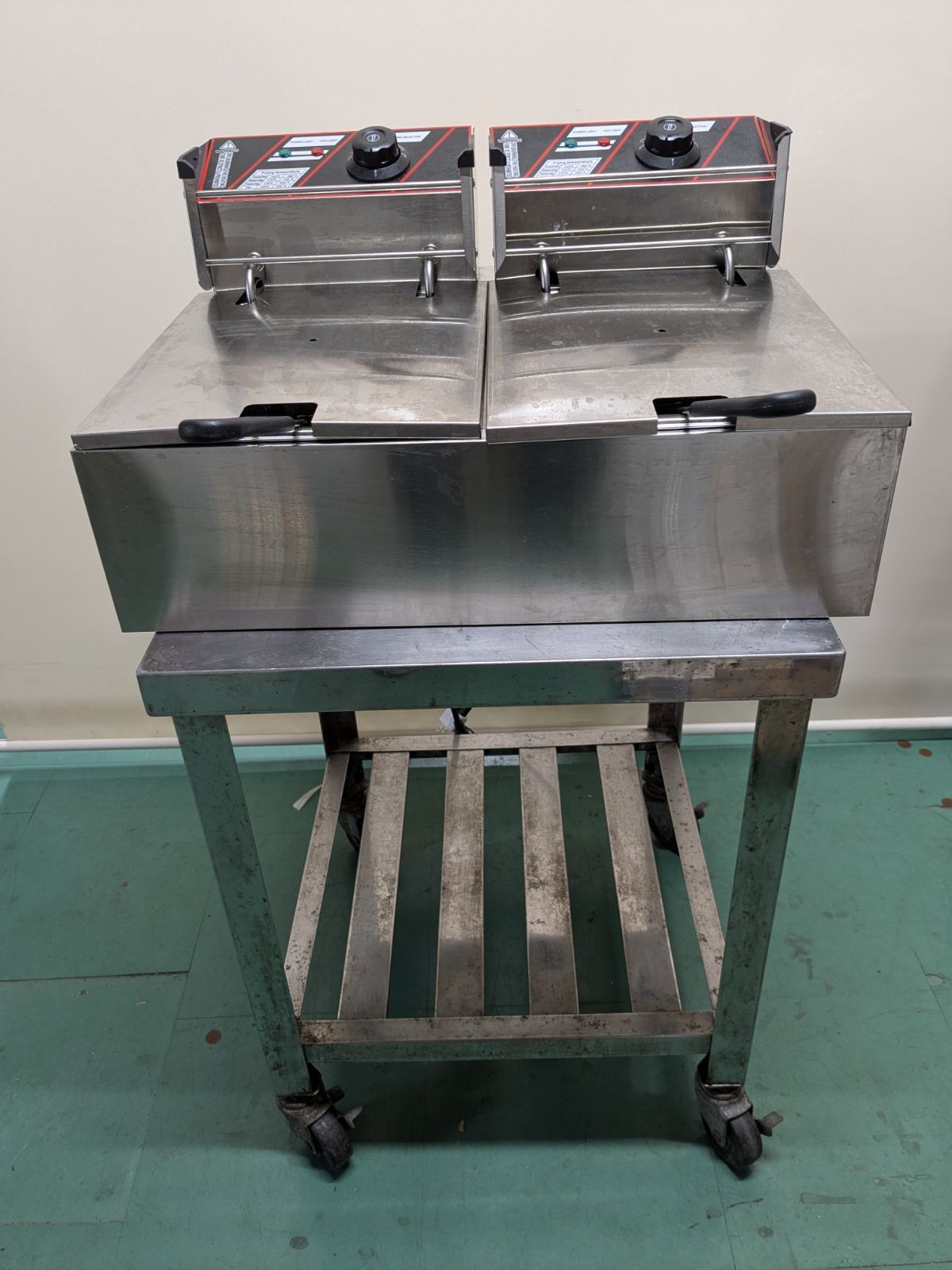 大阪引取 ステンレス製 電気フライヤー メッシュバスケット付き 作業台セット