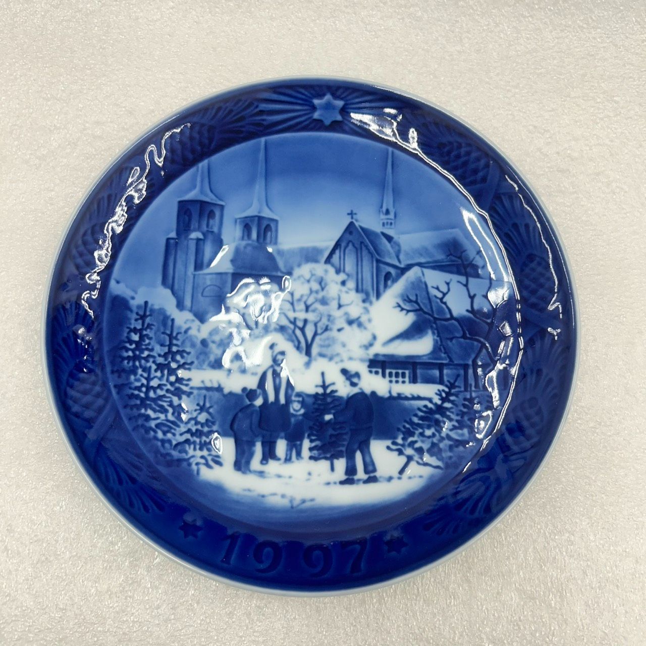 新品 美品 ロイヤルコペンハーゲンイヤープレート1997-2001年 ロイヤル・コペンハーゲン イヤープレート（1997年）『Roskilde