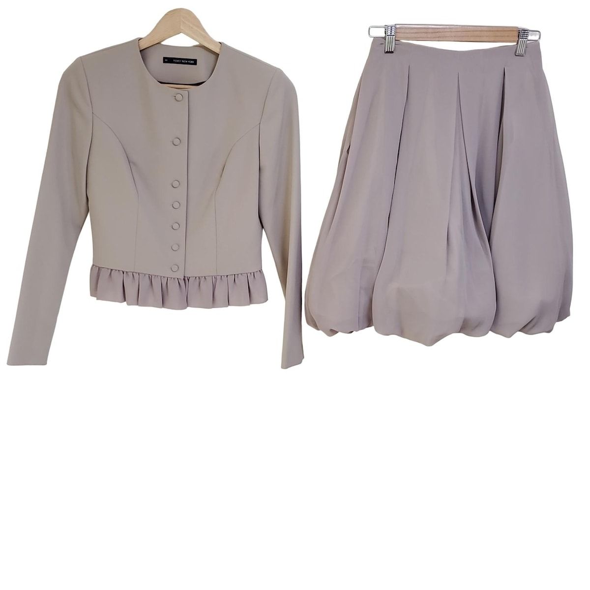 FOXEY YORK フォクシーニューヨーク スカートスーツ レディース 26685 AVAZ 15 グレーベージュ フリル バルーンスカート