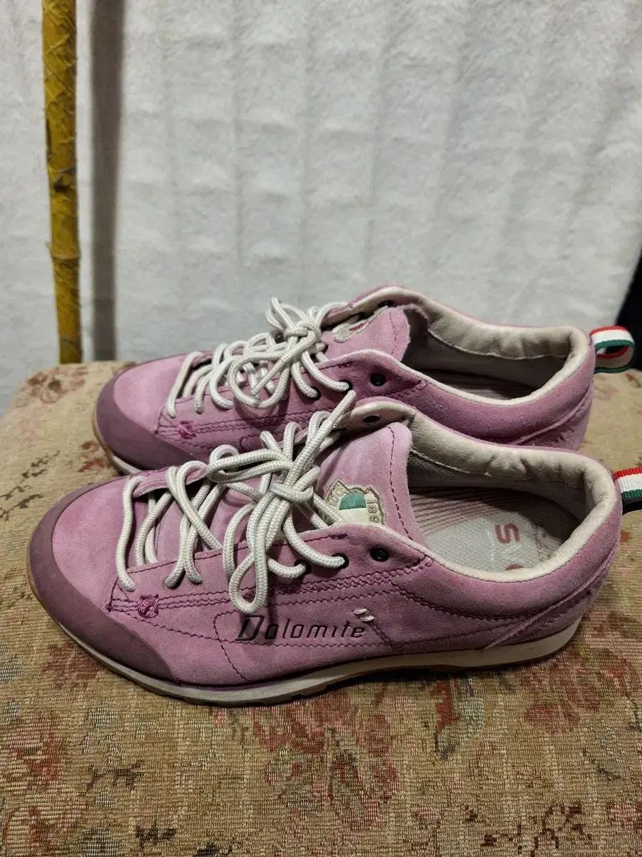 ドロミーテ スウェード スニーカー ピンク