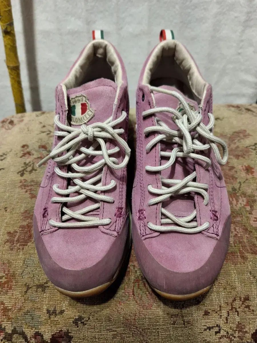 ドロミーテ スウェード スニーカー ピンク