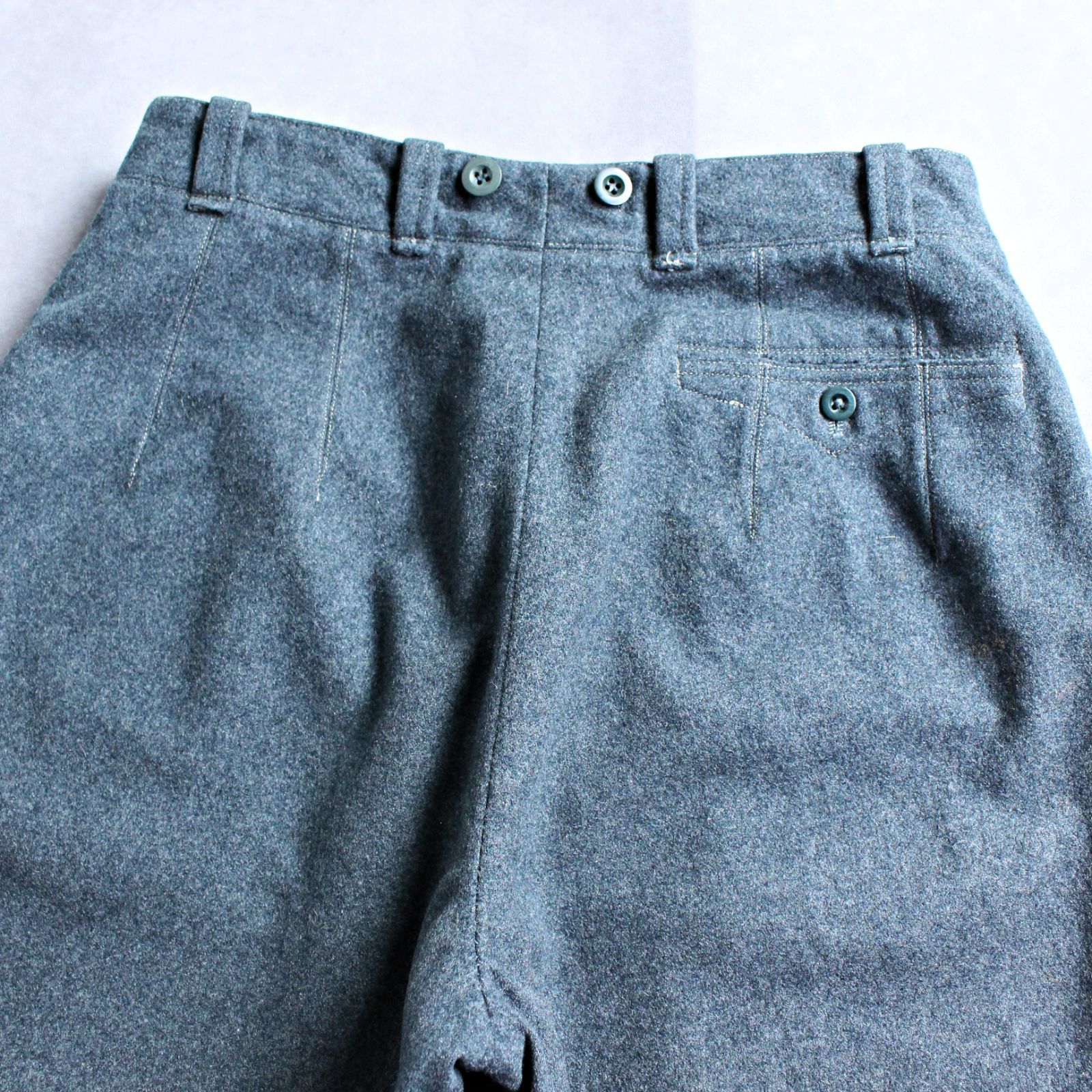K 60s 70sヴィンテージ スイス軍ミリタリー ウールラインパンツ 60s～70s スイス軍 ビンテージ 肉厚ウールパンツ サイドライン