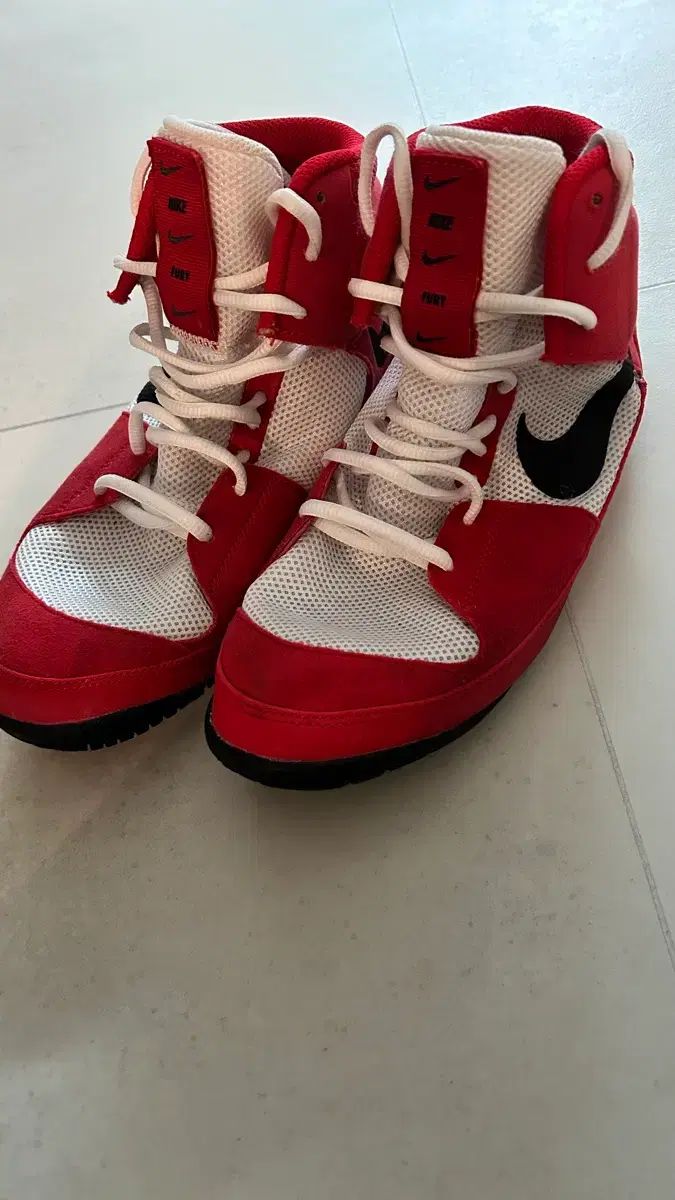 ナイキ フューリー レスリング/ボクシング シューズ 275 (265を履く人