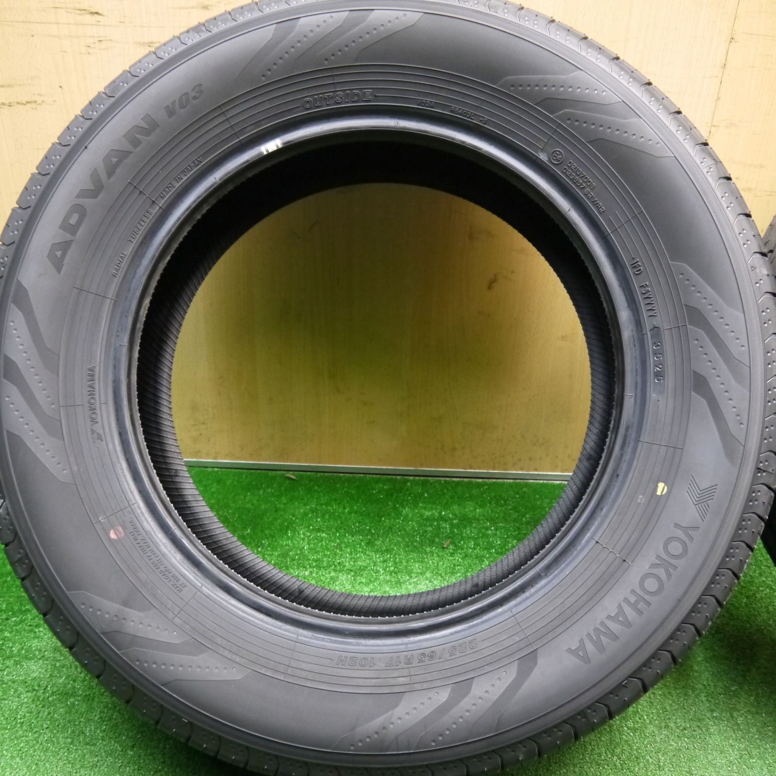  新車外し 25年 225 65 R 17 ヨコハマ アドバン V 03 タイヤ 17インチ 40系 アルファード ヴェルファイア 等 ノタ 17インチ サマータイヤ ノーマルタイヤ